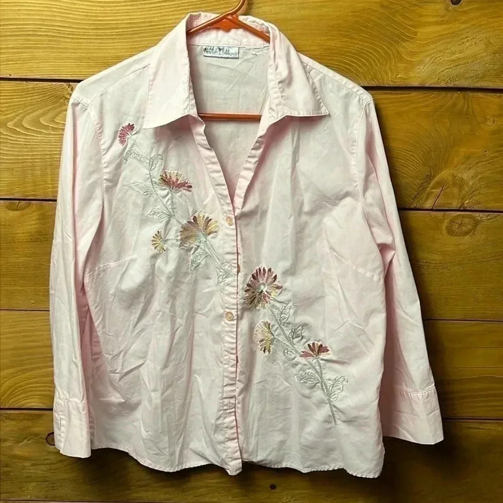 DRAPERS & DAMON Pink Embroidered Floral Button Down Shirt Womens L‎ Cottagecore